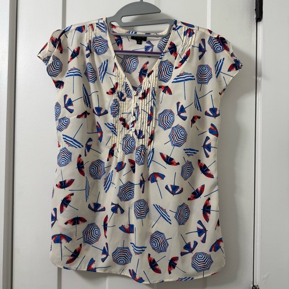 Talbots Women Adult Shirt White Ivory Blue Umbrella Print Short Sleeve Blouse SP - Picture 1 of 5